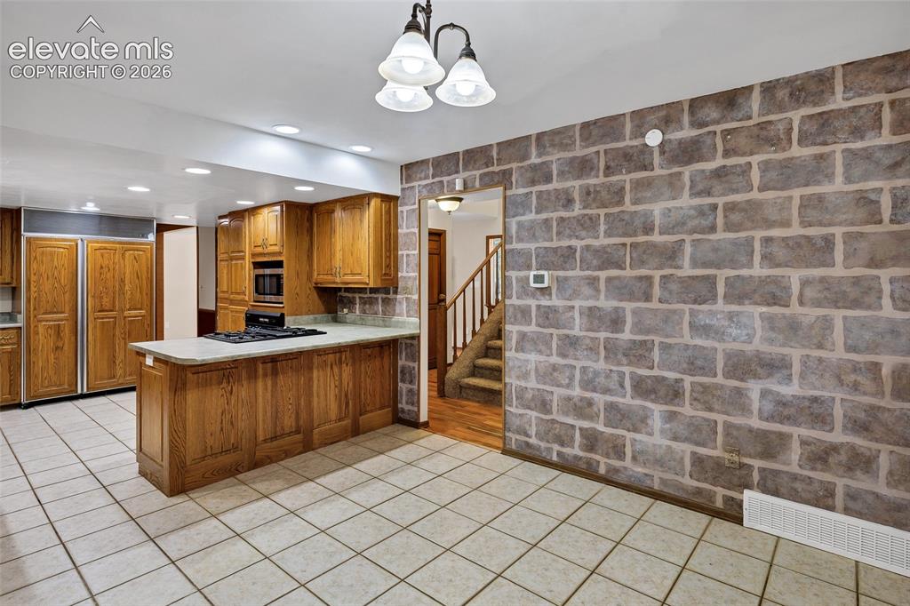 Image 11 of 45: Kitchen