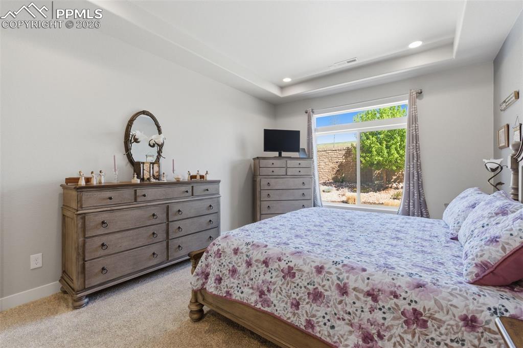Image 16 of 36: Bedroom