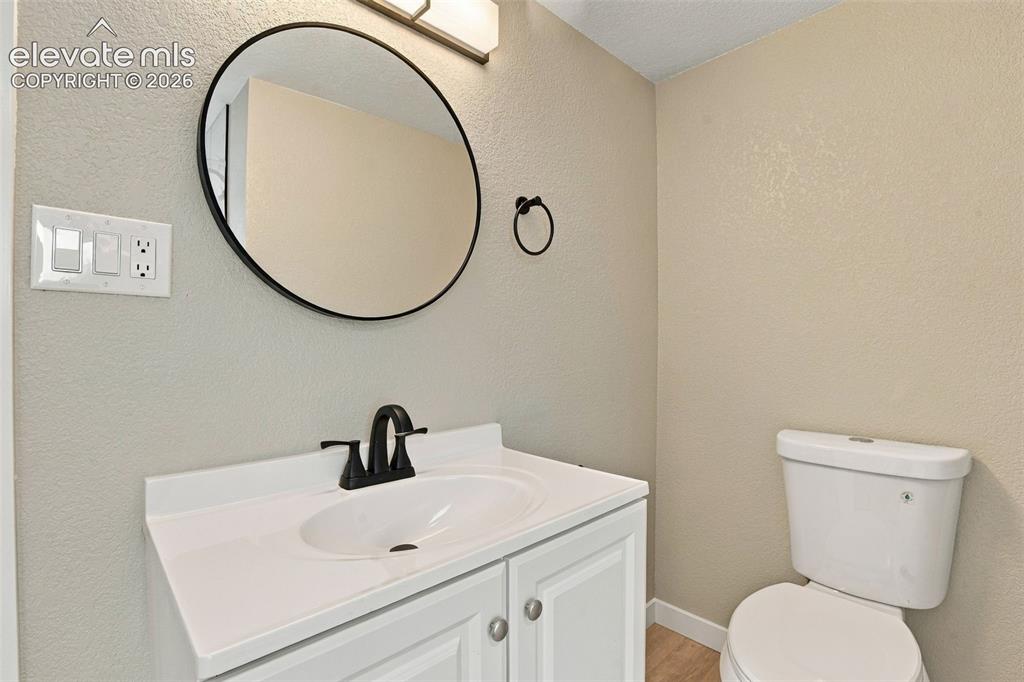 Image 26 of 41: Bathroom