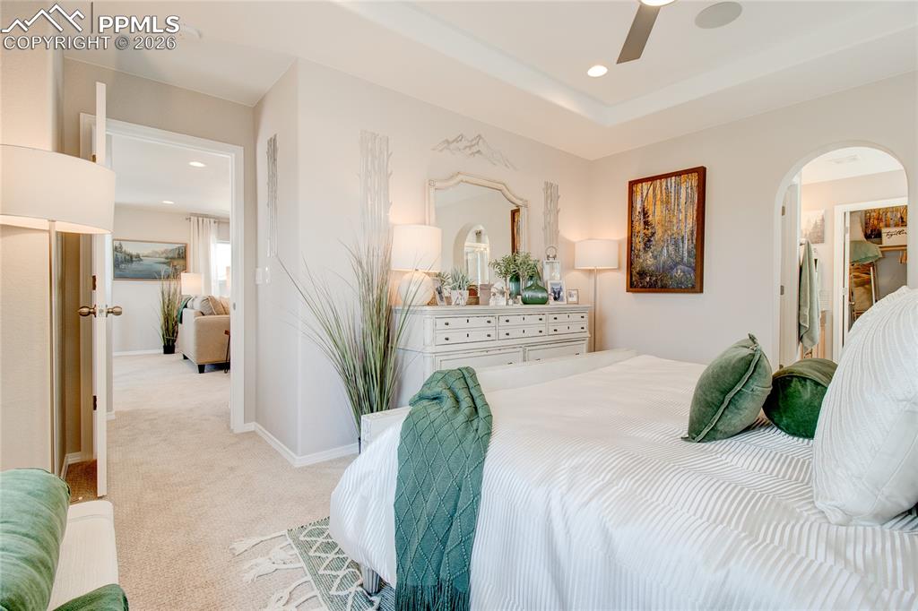 Image 21 of 28: Bedroom