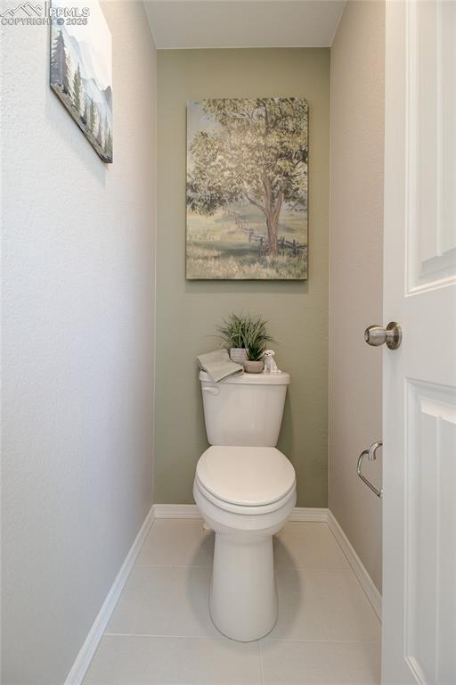 Image 25 of 28: Bathroom