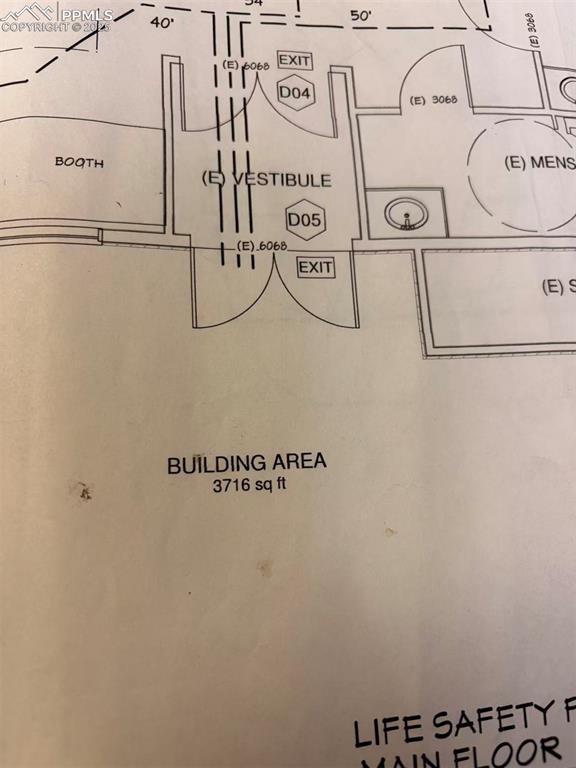 Image 10 of 10: View of floor plan / room layout