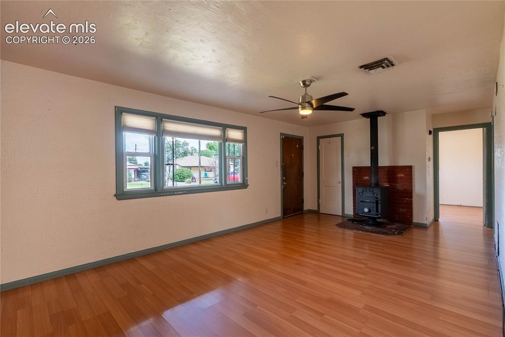 Image 9 of 26: Living Room