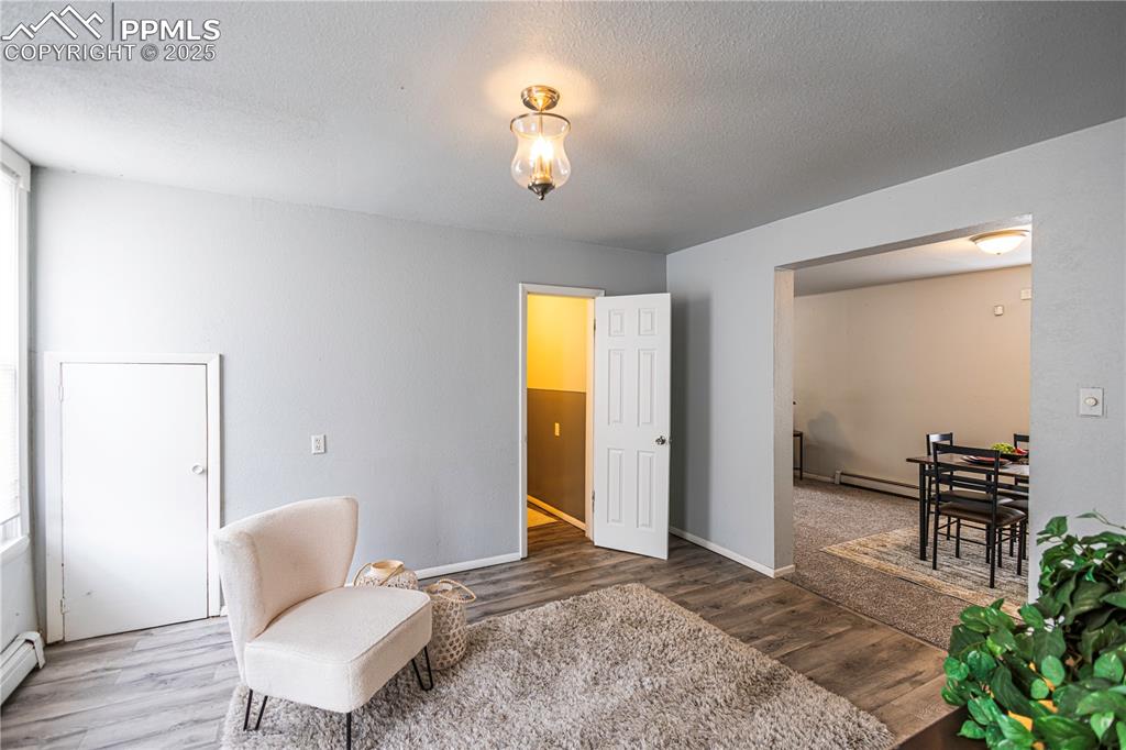 Image 10 of 21: Sitting Room