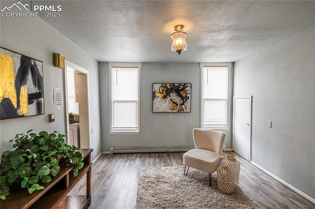 Image 11 of 21: Sitting Room