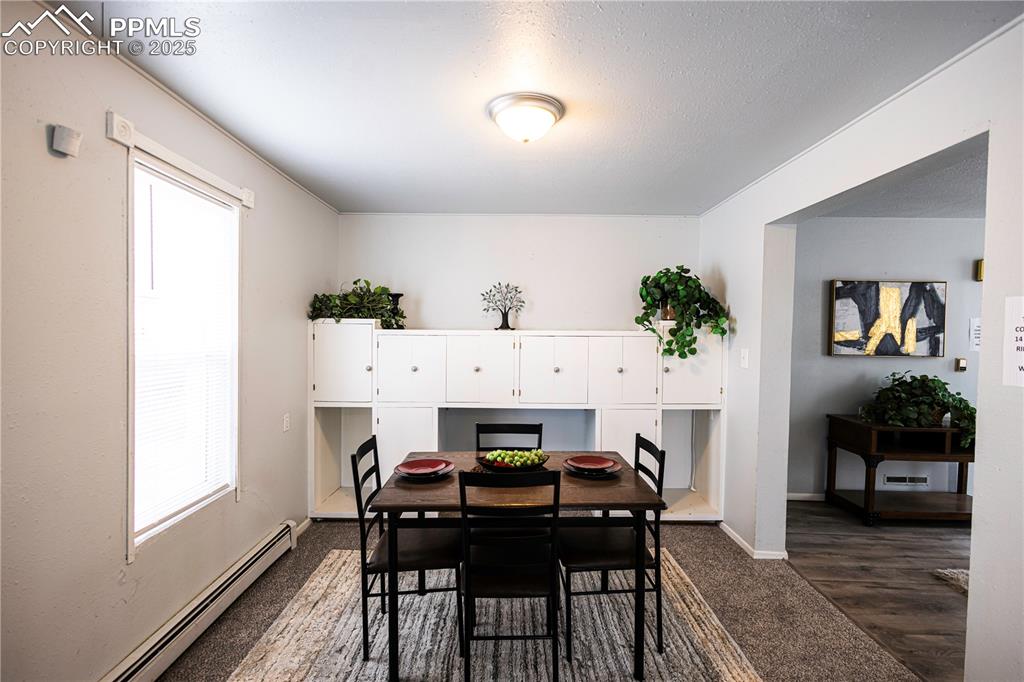 Image 15 of 21: Dining Area