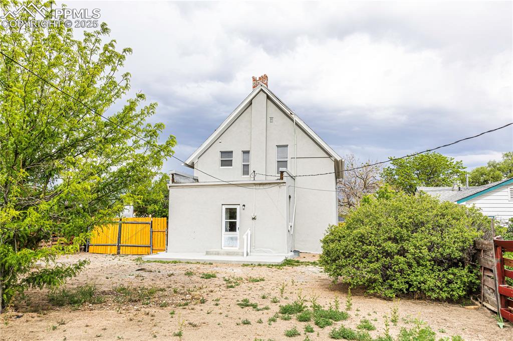 Image 21 of 21: Back of Structure