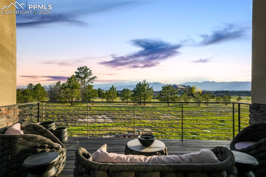 Image 10 of 50: Living Room