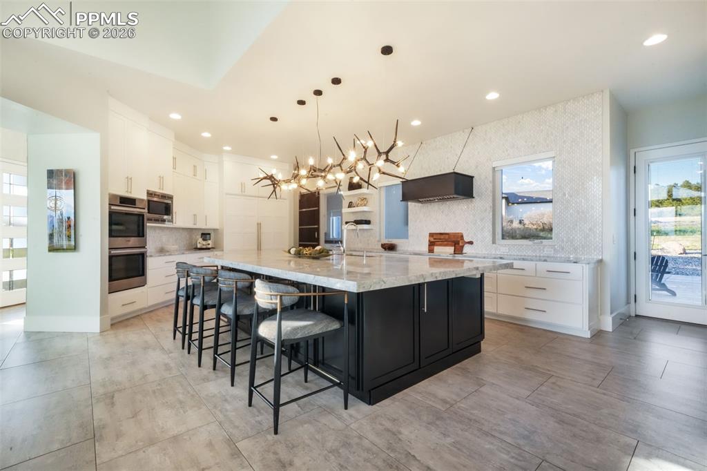 Image 5 of 50: Entry