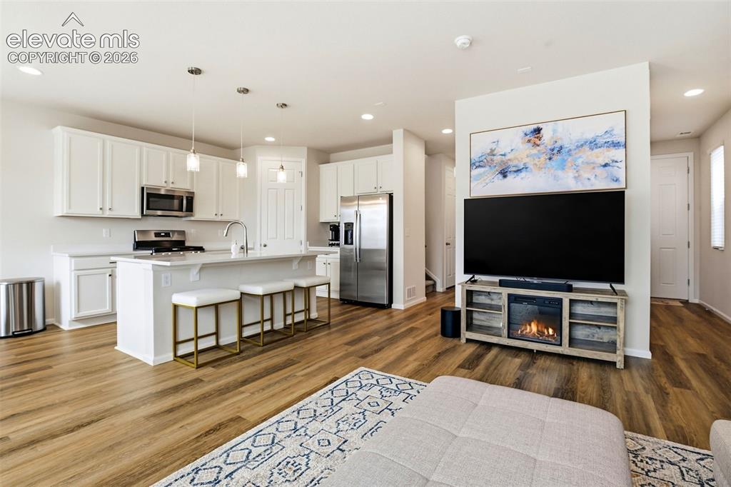 Image 11 of 47: Kitchen