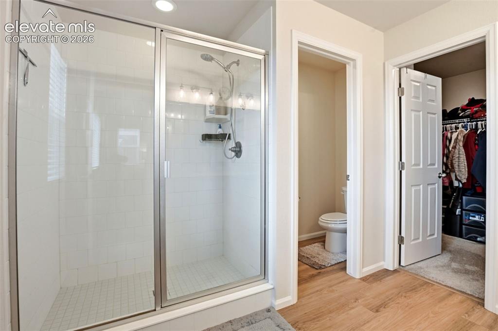Image 33 of 47: Bathroom
