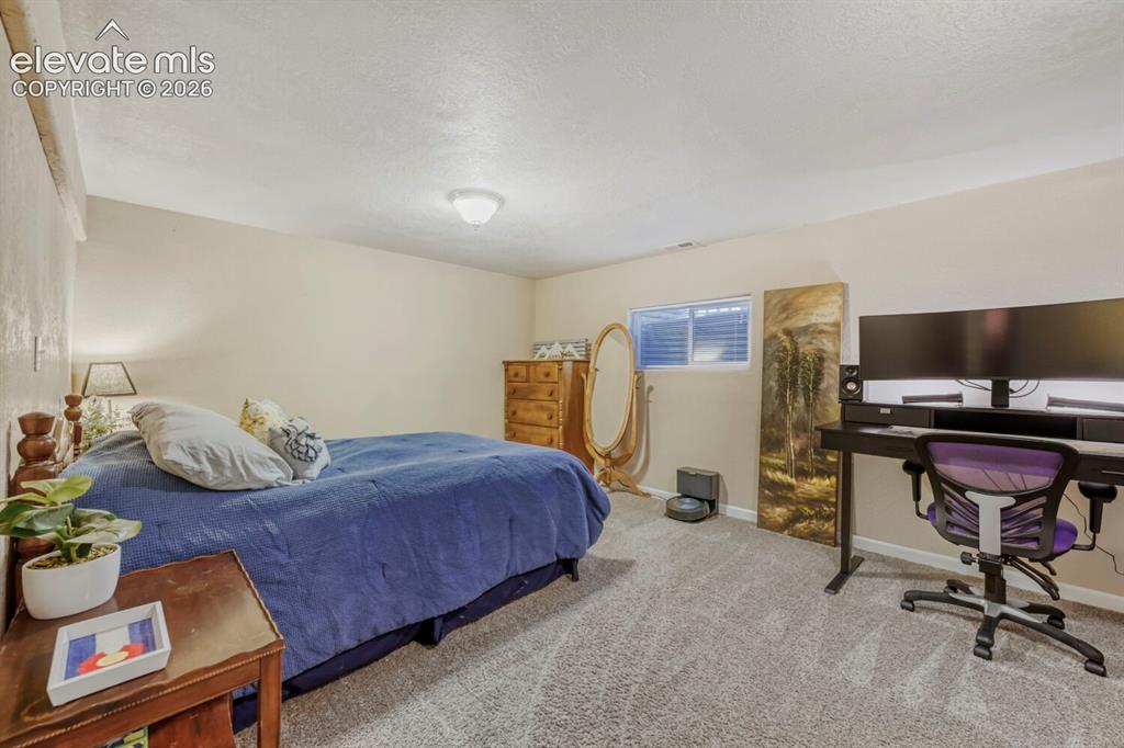 Image 20 of 27: Bedroom