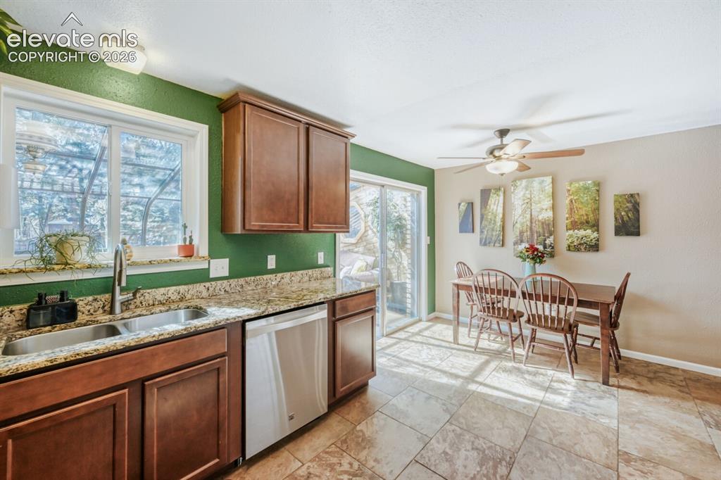 Image 8 of 27: Kitchen