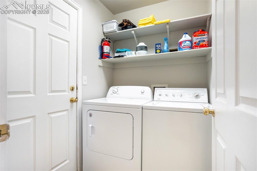 Image 17 of 33: Laundry