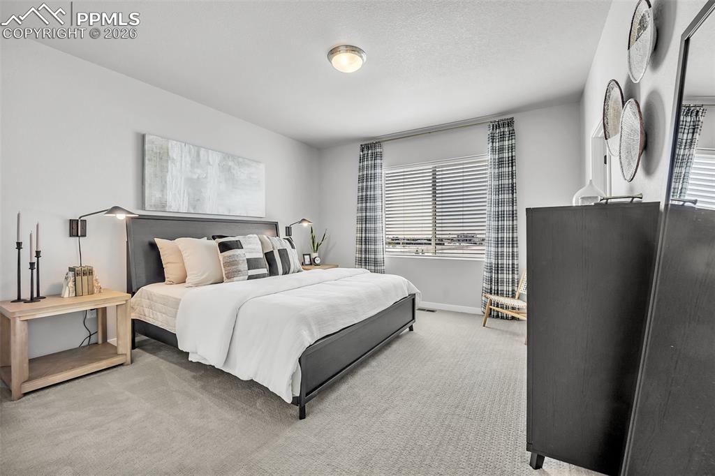 Image 6 of 10: Master Bedroom