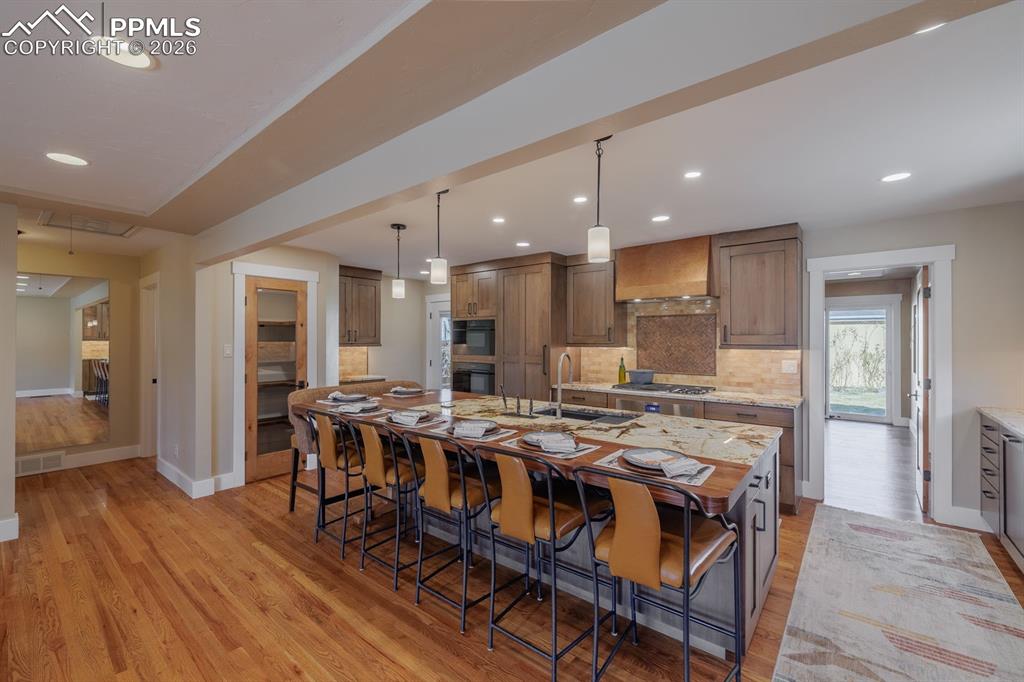 Image 13 of 39: Kitchen