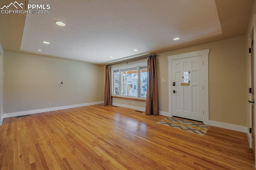 Image 21 of 39: Entry