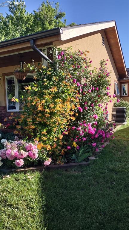 Image 3 of 39: Side of Structure