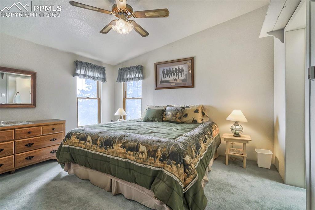 Listing 8476602, Image 14 of 40