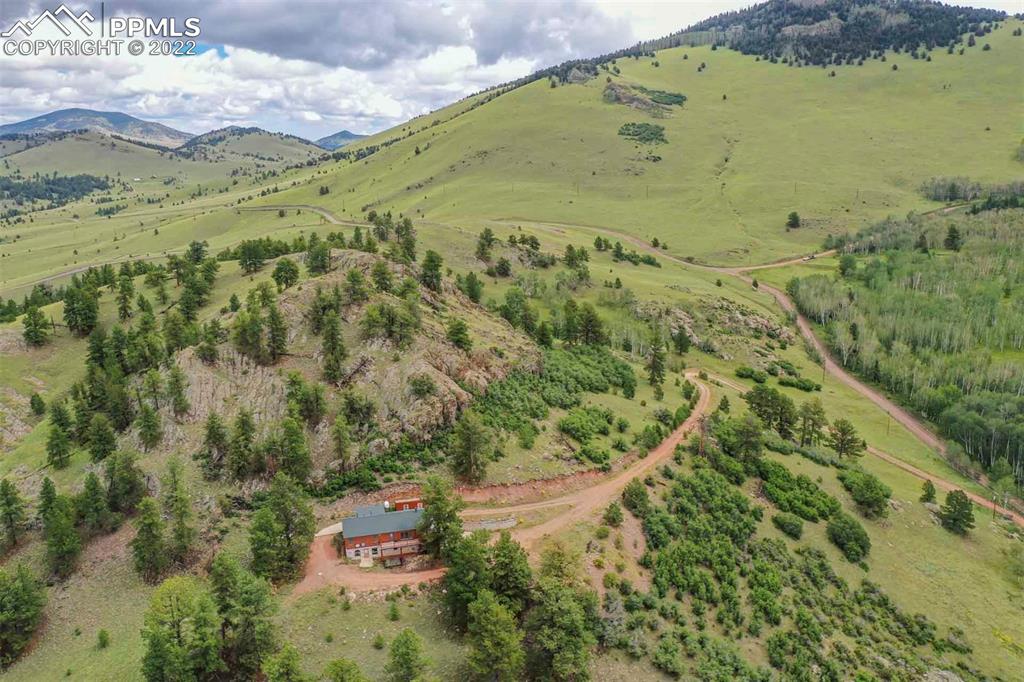 Listing 8476602, Image 2 of 40