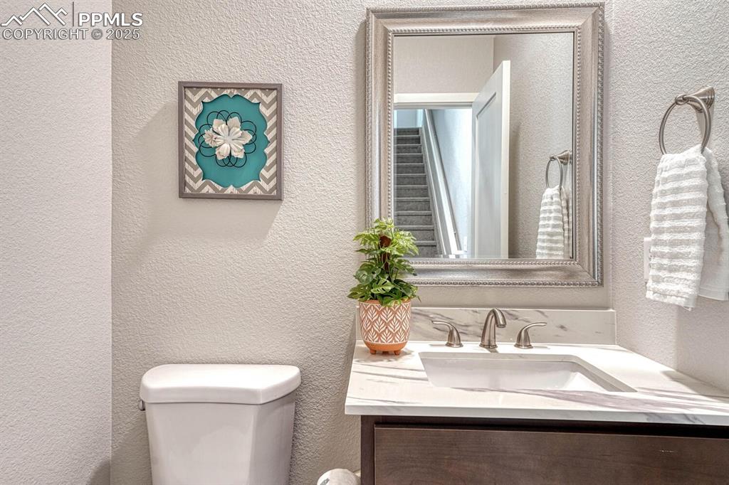 Image 16 of 44: Bathroom
