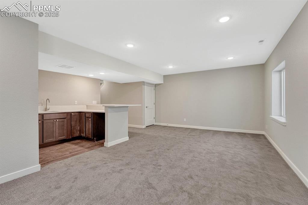 Image 31 of 44: Family Room