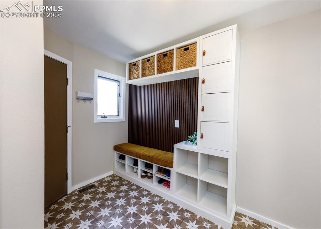 Image 20 of 50: Mud Room