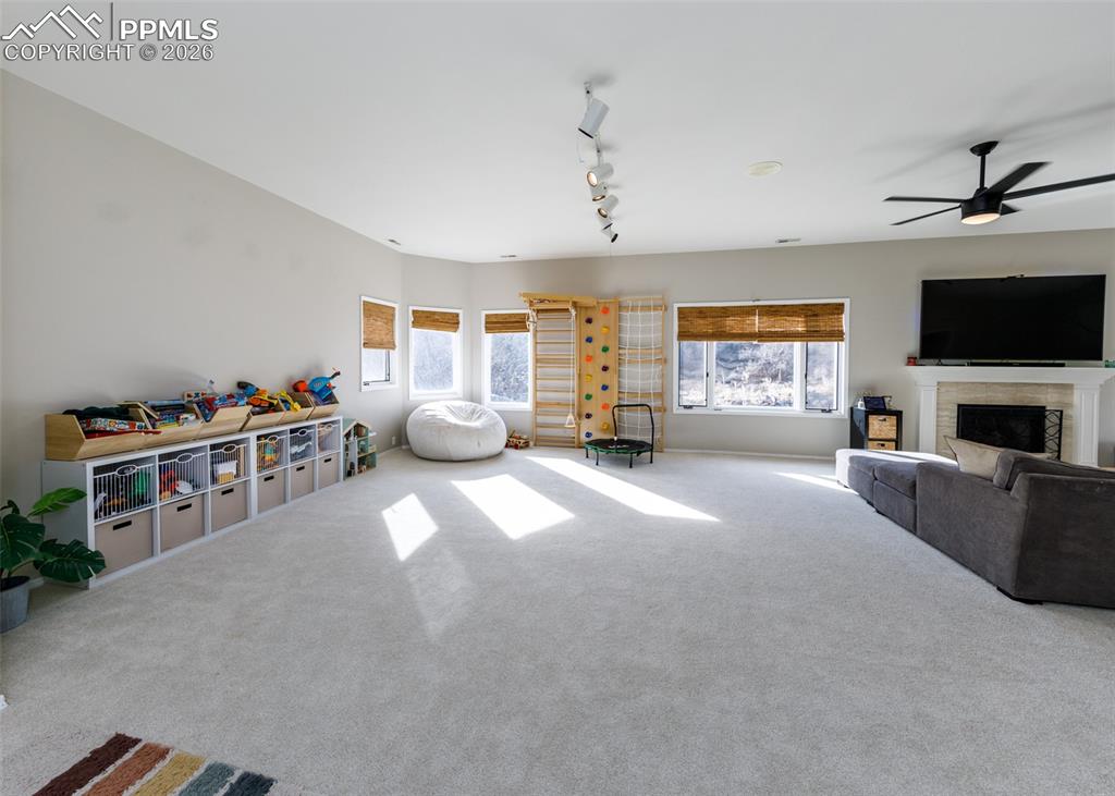 Image 30 of 50: Bonus Room