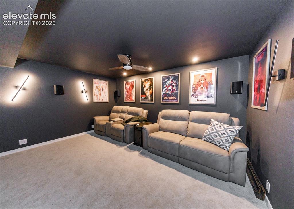 Image 40 of 50: Media/Home Theatre