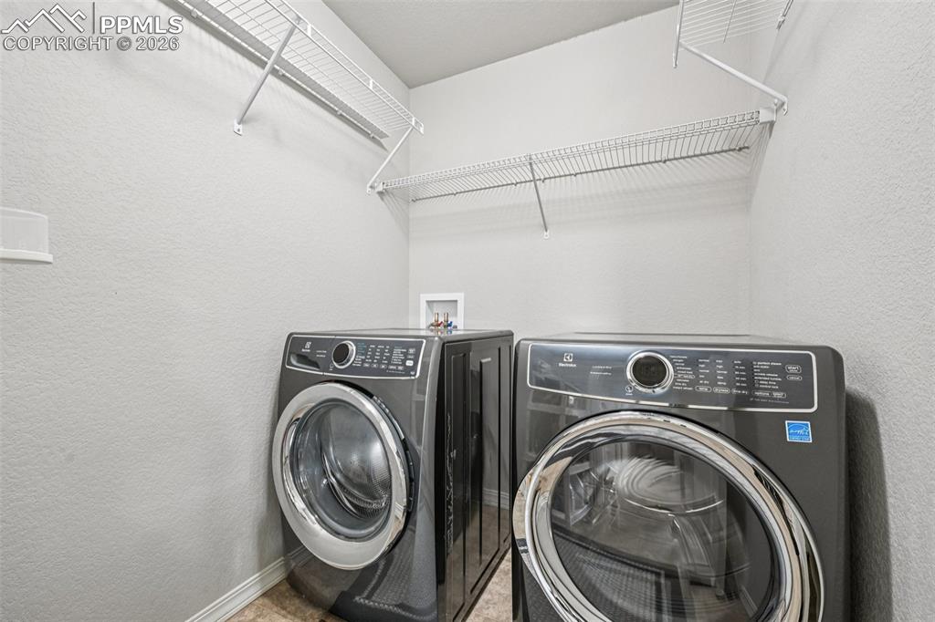 Image 31 of 50: Laundry