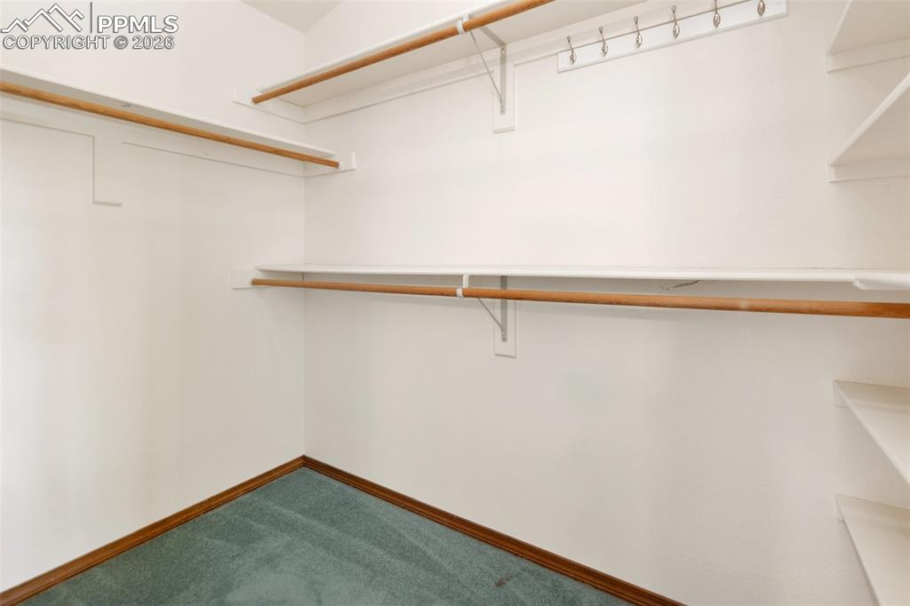 Image 29 of 50: Closet