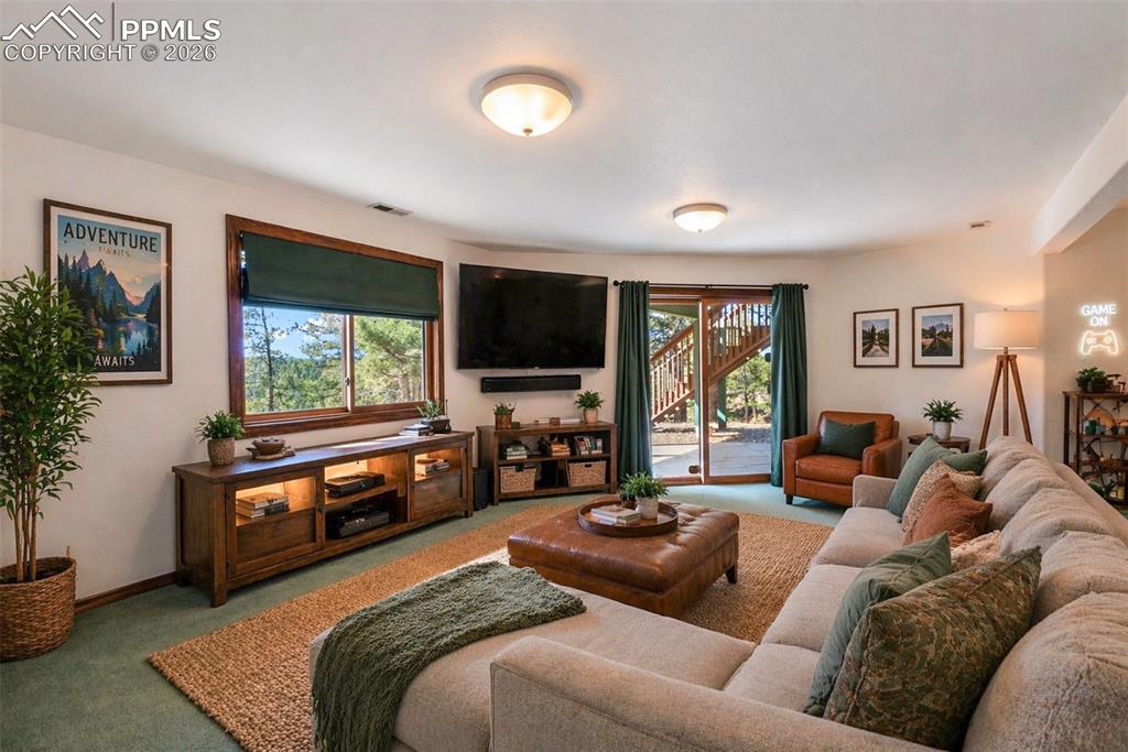 Image 36 of 50: Living Room