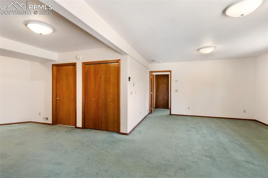 Image 37 of 50: Bedroom