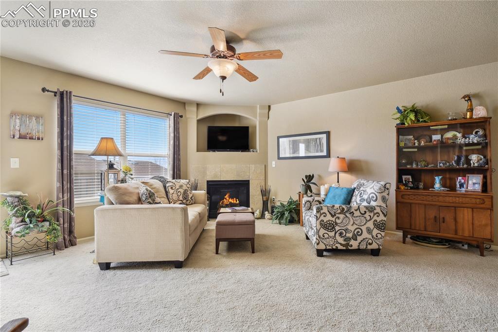 Image 9 of 25: Living Room