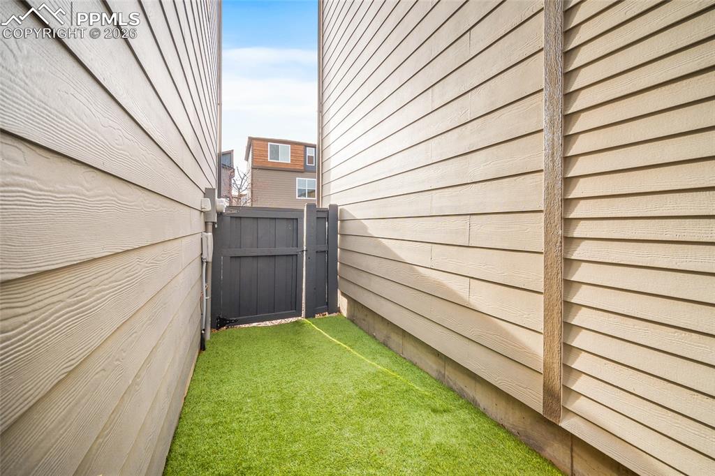 Image 40 of 50: No Description Available