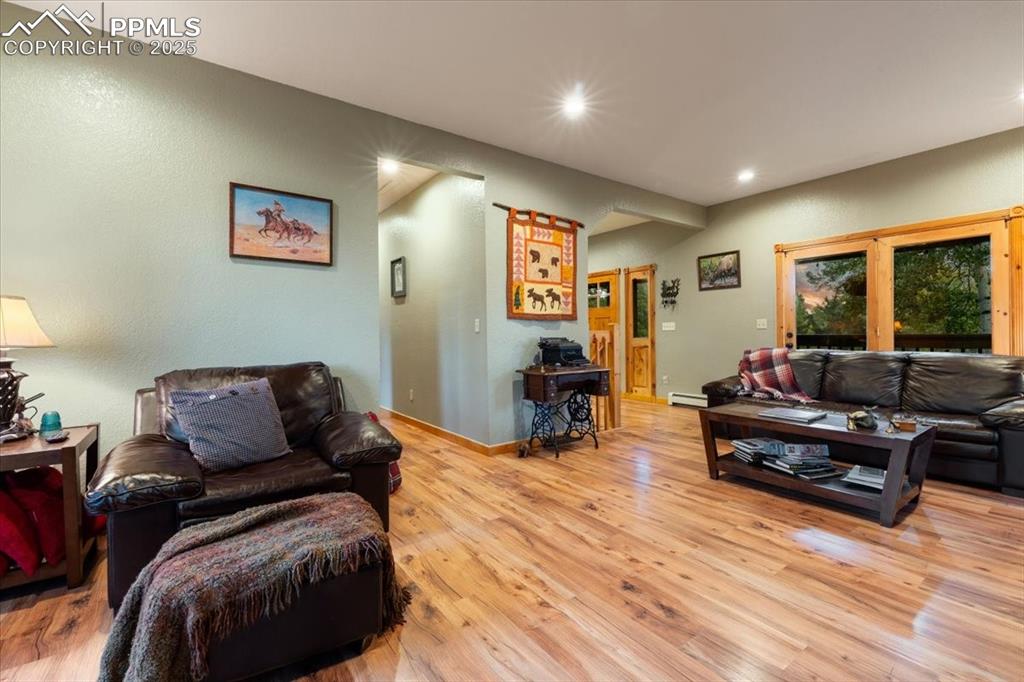 Image 22 of 47: Living Room