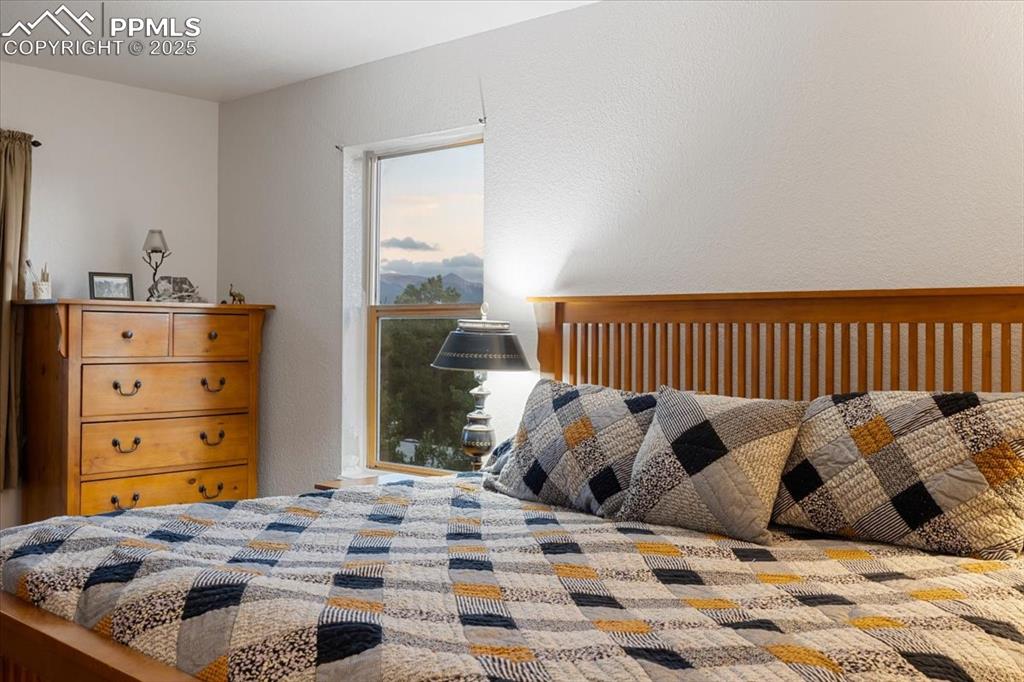 Image 33 of 47: Bedroom