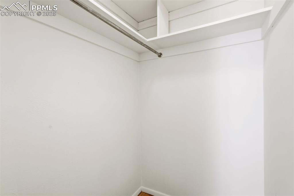 Image 18 of 27: Closet