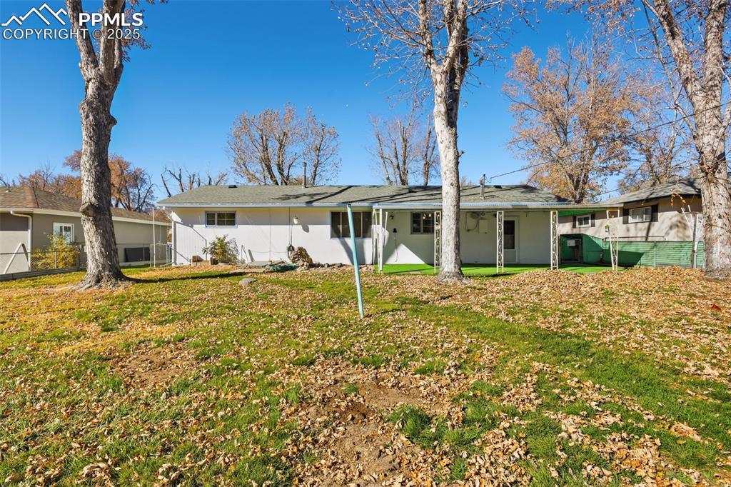 Image 26 of 27: Back of Structure