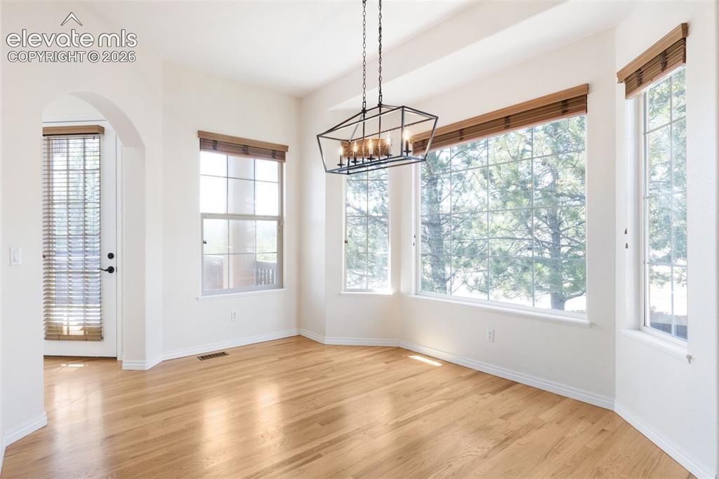 Image 14 of 45: Dining Room