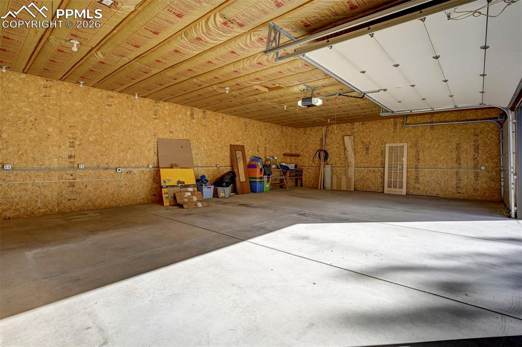 Image 36 of 36: Garage