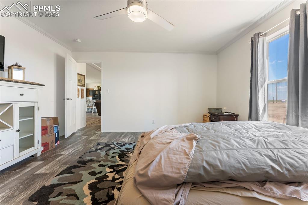 Image 16 of 43: Bedroom