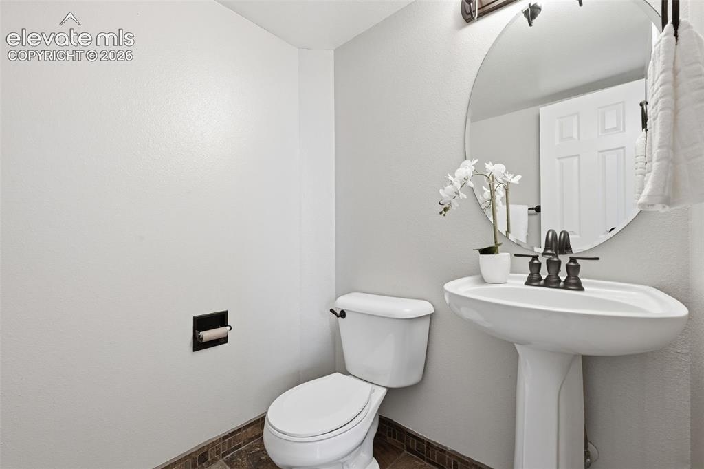 Image 19 of 39: Bathroom