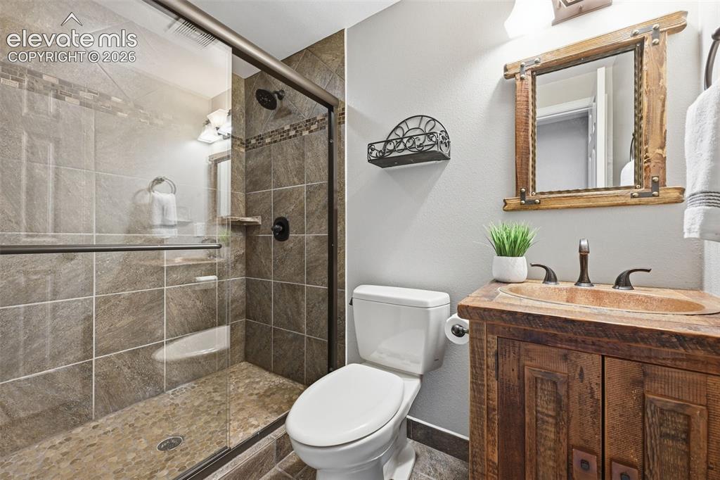Image 37 of 39: Bathroom