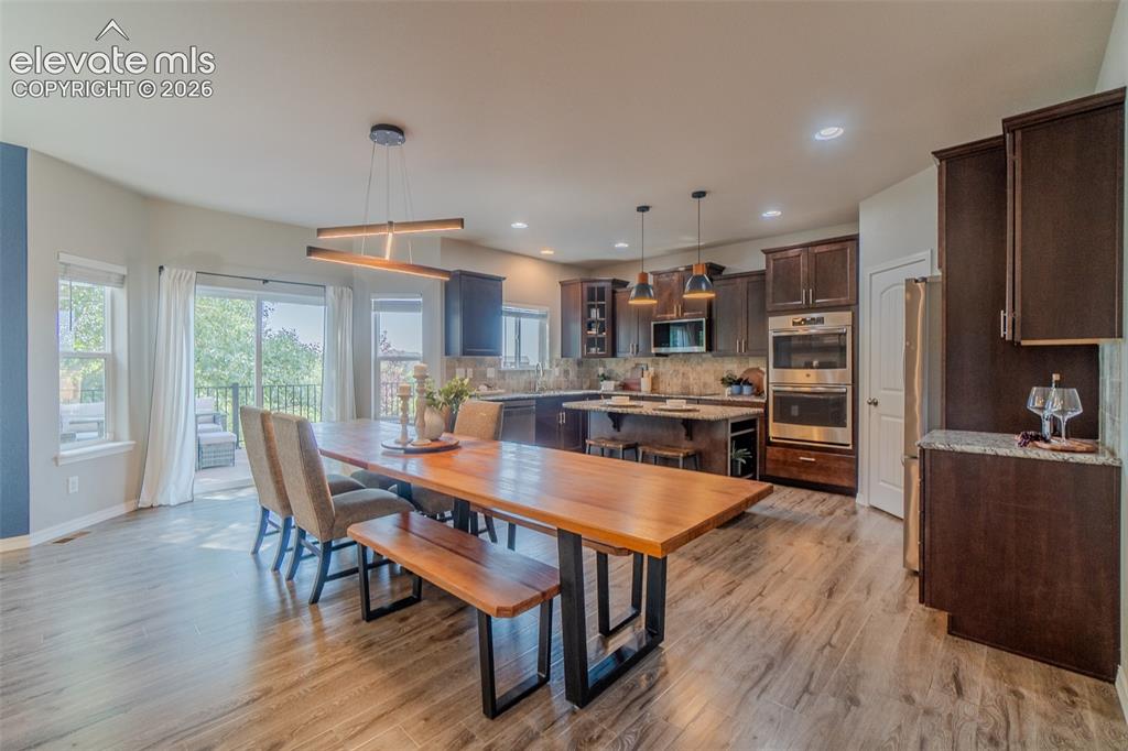 Image 13 of 50: Dining Area