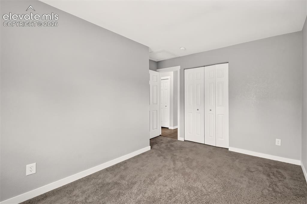 Image 18 of 35: Bedroom