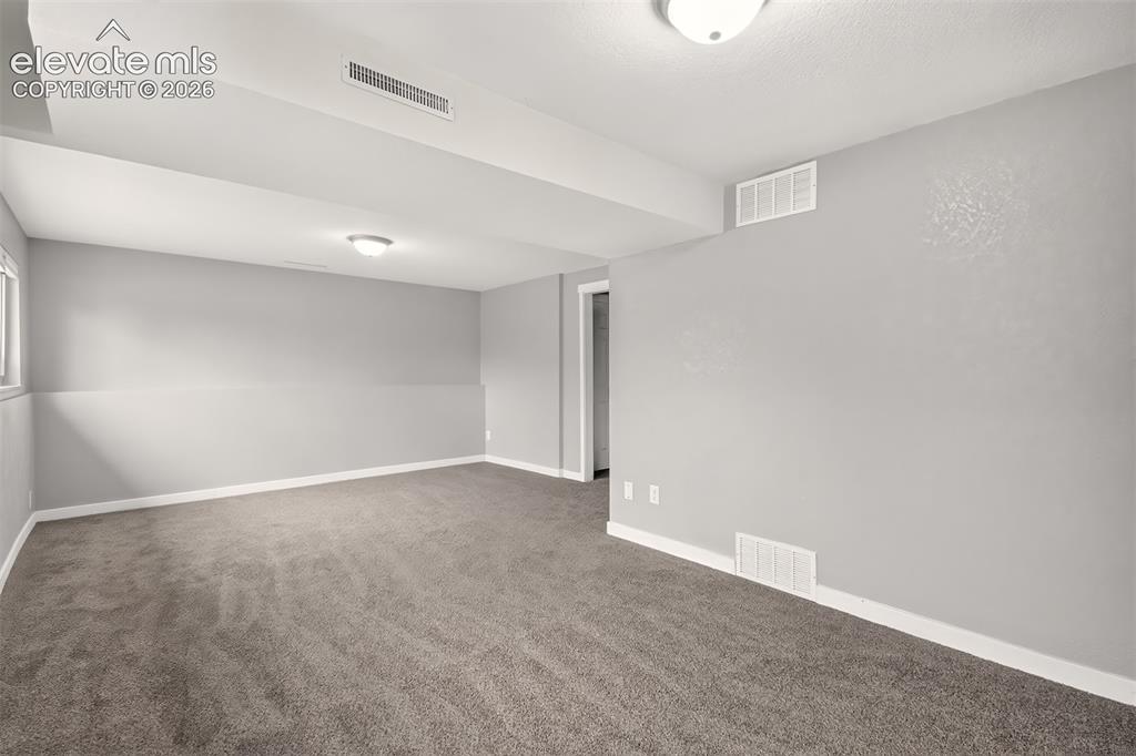 Image 22 of 35: Family Room
