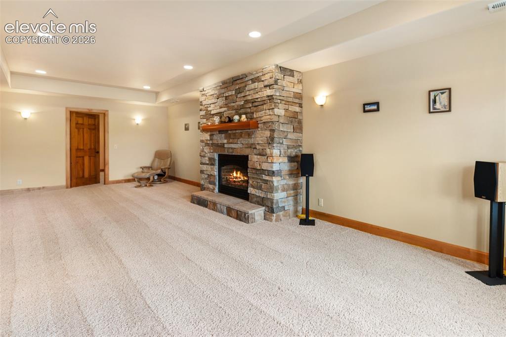 Image 16 of 24: Family Room