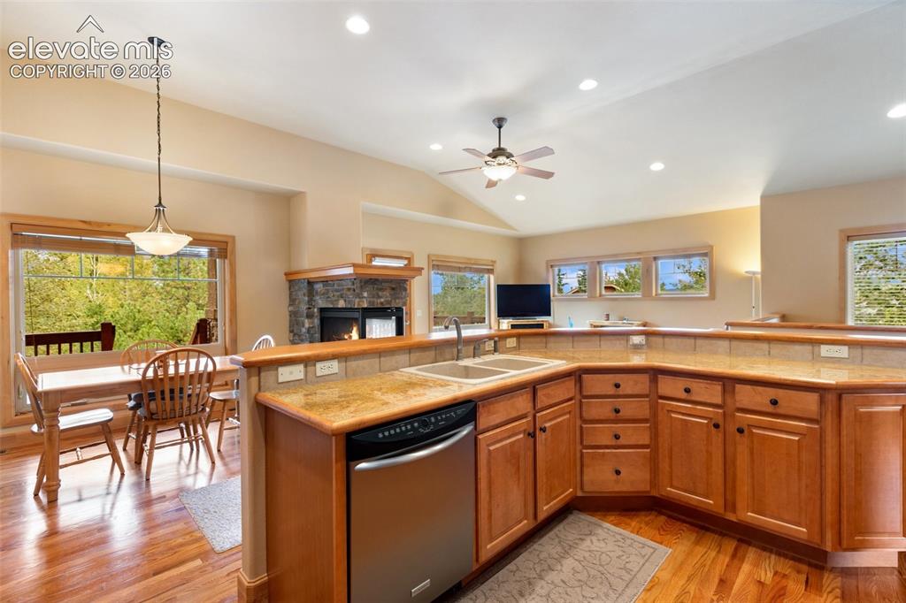 Image 8 of 24: Kitchen