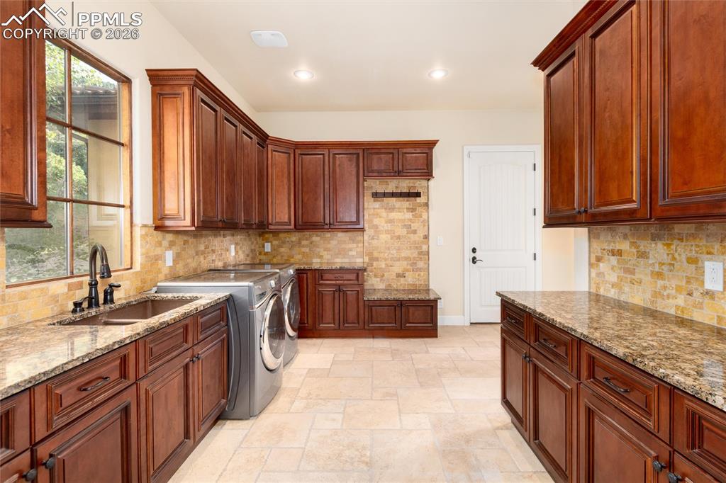 Image 16 of 44: Laundry